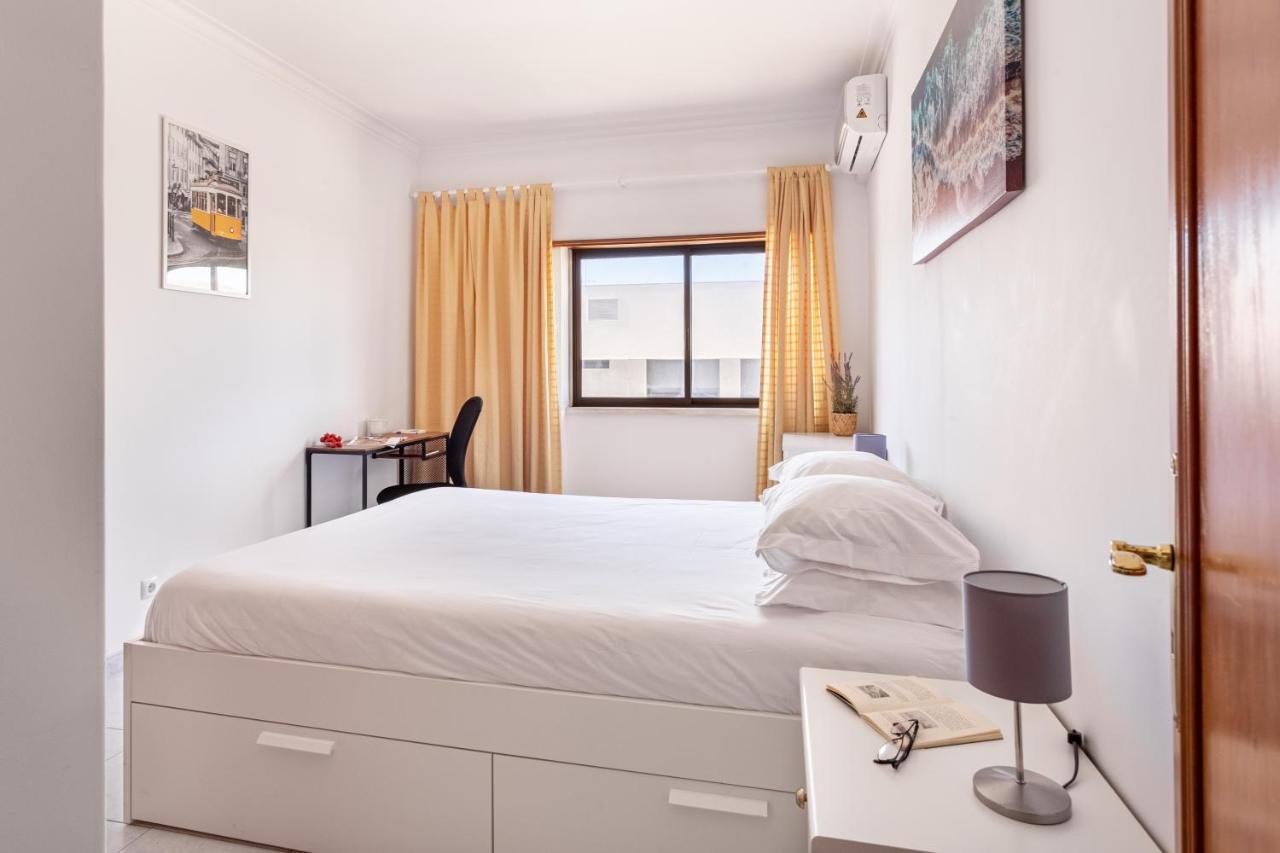 Joivy Deluxe Apt With Terrace In Costa Da Caprica กอสตา ดา กาปาริกา ภายนอก รูปภาพ